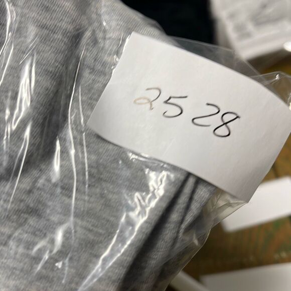 Small Show nursing top size L cotton blend top. - Picture 6 of 6